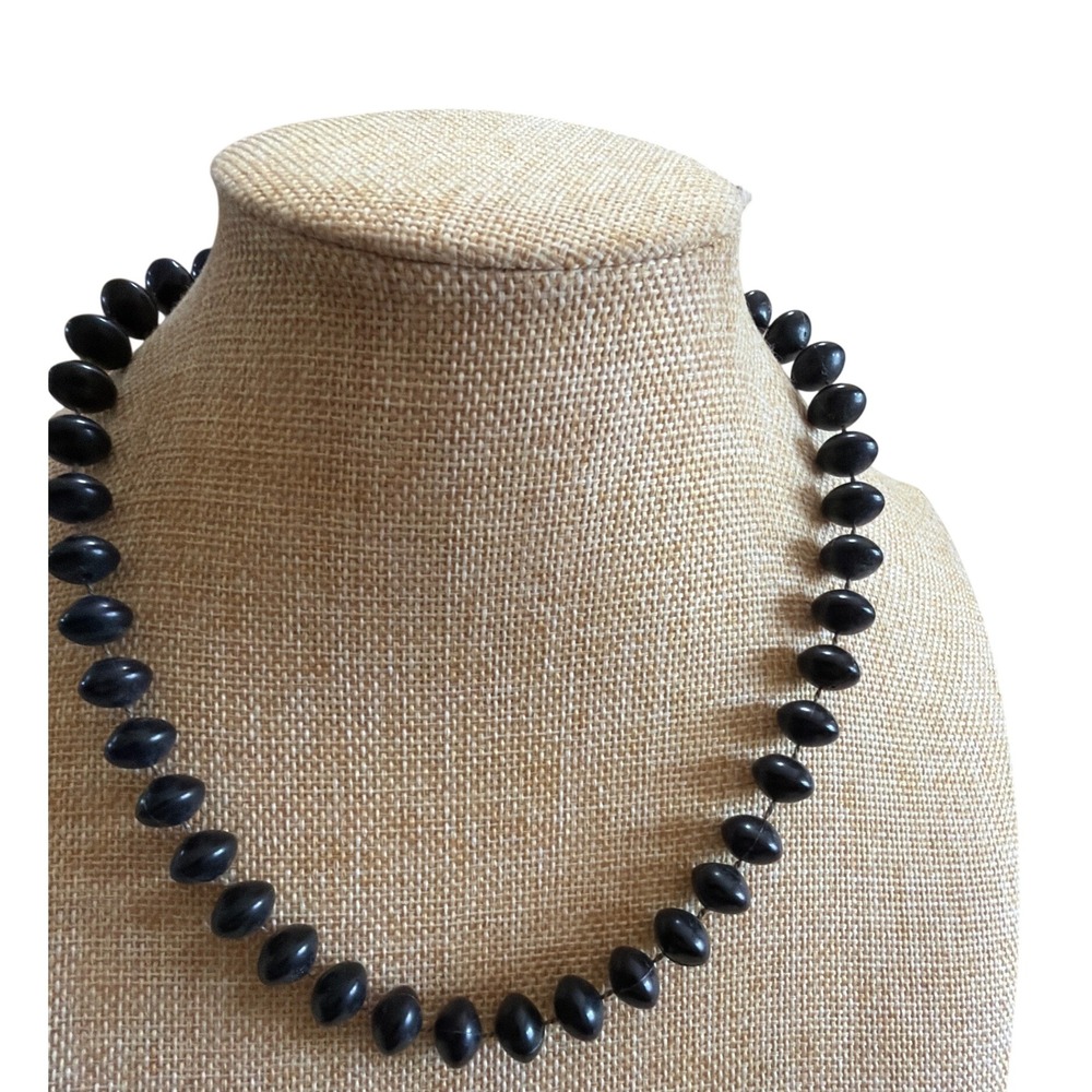 Vintage Black Oval Beaded Strand‎ Necklace Silver Tone Clasp Classic Style